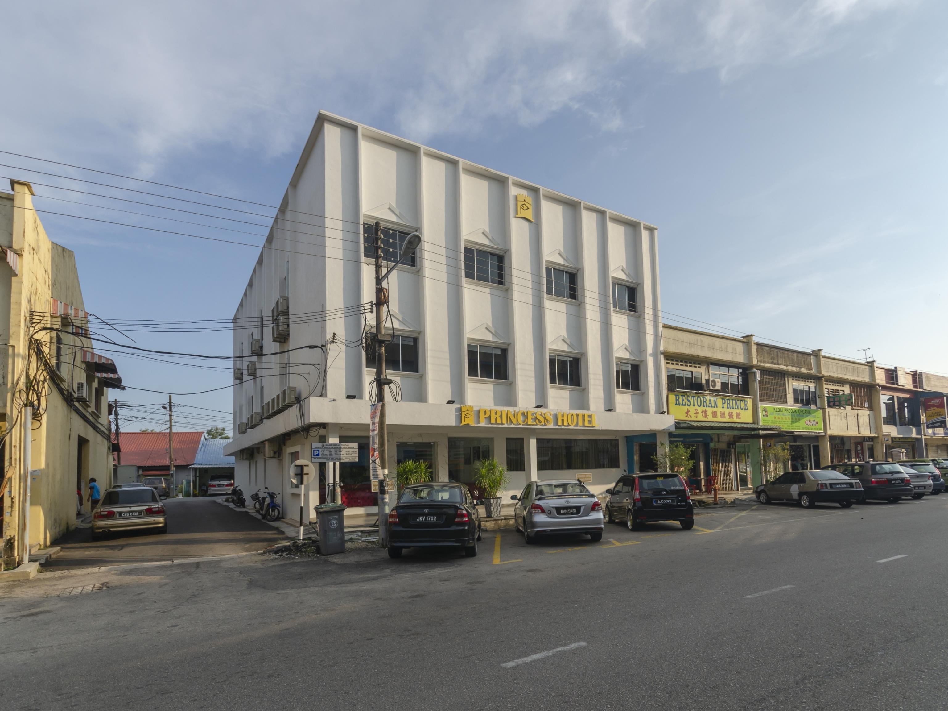 Princess Hotel Pontian Понтиан-Кечил Экстерьер фото
