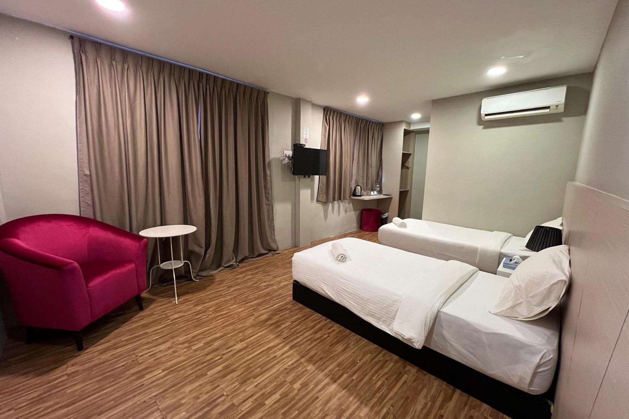 Princess Hotel Pontian Понтиан-Кечил Экстерьер фото