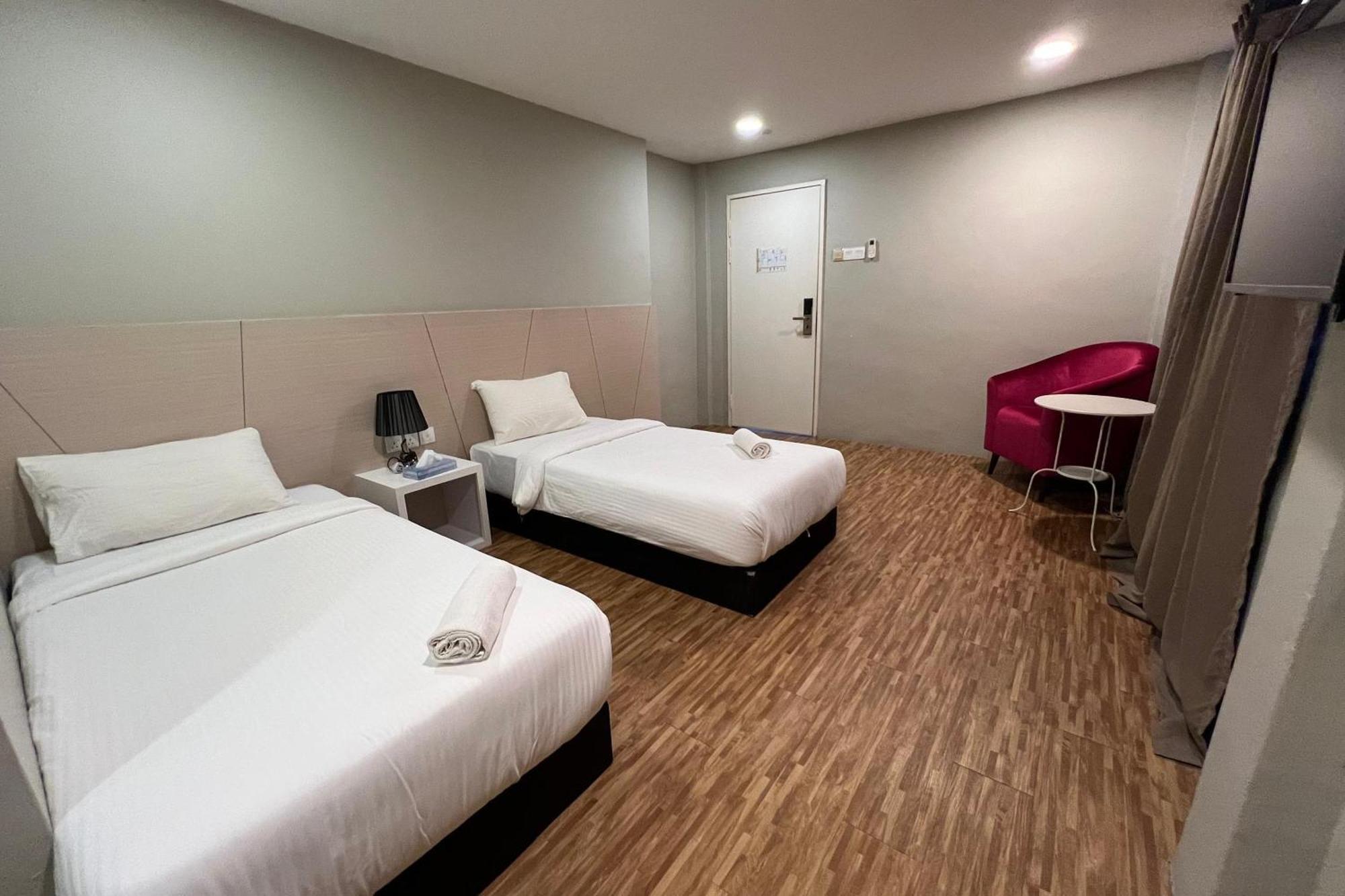 Princess Hotel Pontian Понтиан-Кечил Экстерьер фото