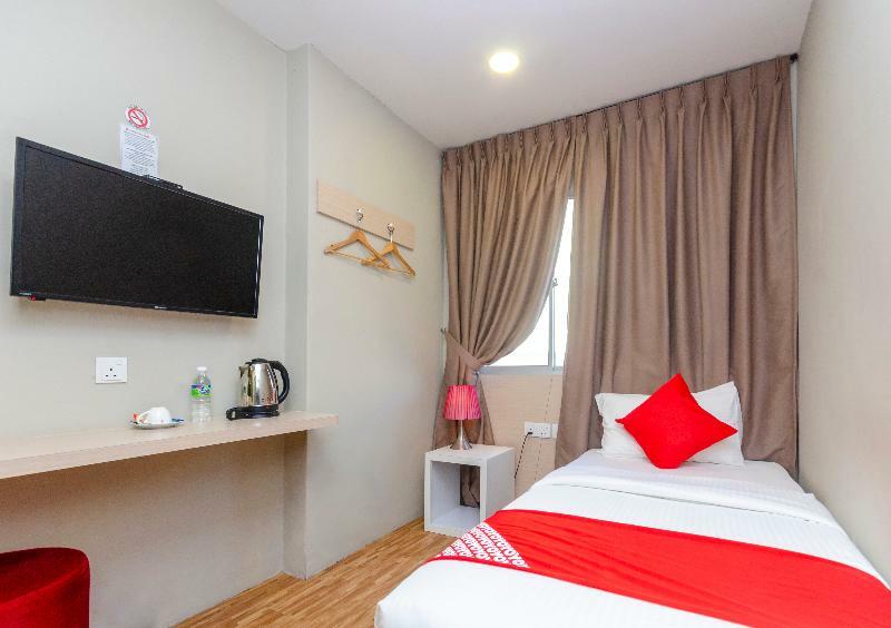 Princess Hotel Pontian Понтиан-Кечил Экстерьер фото